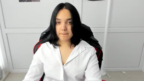 Catrine online show from May 26, 6:42 am