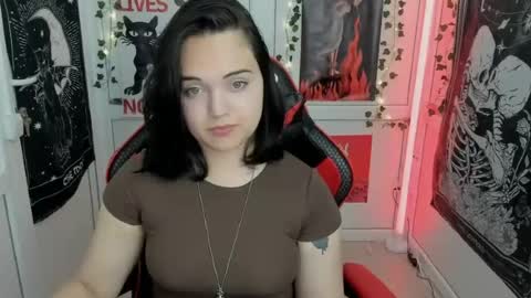 Snapshot of catrine_cute chatting on July 6, 9:50 am Catrine online show from July 6, 9:50 am