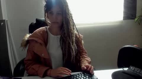 CATT EVANS online show from October 12, 8:52 pm