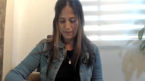 CATT EVANS online show from November 23, 10:31 pm