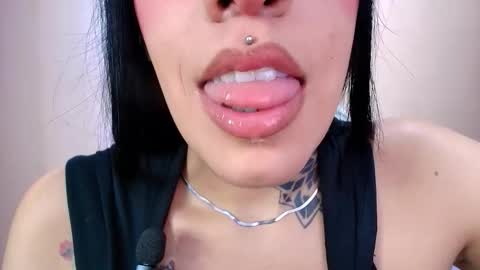 Snapshot of catte_jensen chatting on February 2, 1:37 am Cattleya online show from February 2, 1:37 am