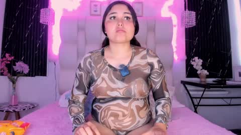 Snapshot of cattleya_00 chatting on May 29, 7:34 pm Sofia online show from May 29, 7:34 pm