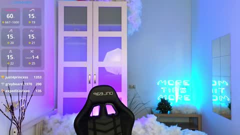 Snapshot of caty_cuddly chatting on December 21, 12:31 am caty_cuddly online show from December 21, 12:31 am