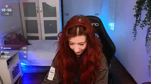 Snapshot of caty_cuddly chatting on February 23, 9:00 am caty_cuddly online show from February 23, 9:00 am