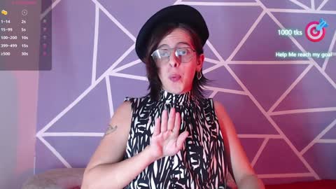 cava_pretty online show from December 30, 10:32 am