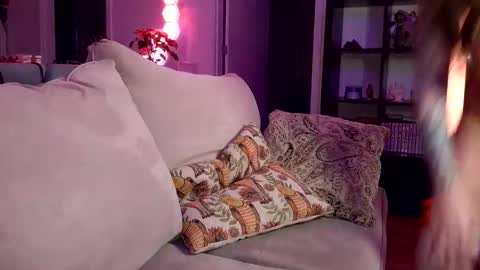 Cayla online show from February 14, 6:32 am