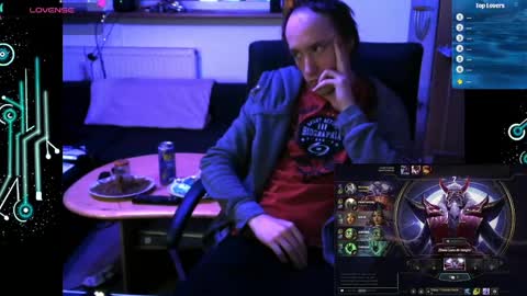 Snapshot of cblover88_ chatting on January 3, 6:57 pm Call me however u like online show from January 3, 6:57 pm