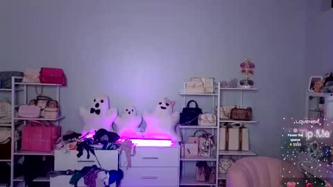 Ccinnamon online show from October 14, 11:38 pm