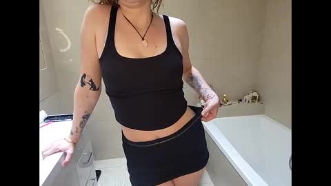 Snapshot of cctvxo chatting on September 14, 2:22 am Sarahx online show from September 14, 2:22 am