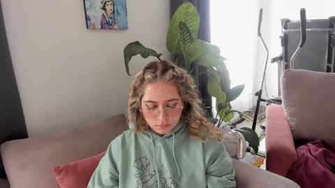 ccuteass online show from December 1, 7:36 pm