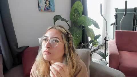 ccuteass online show from December 3, 3:55 pm