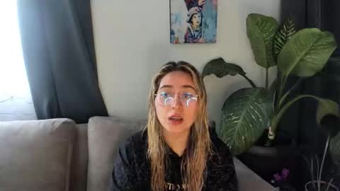 ccuteass online show from January 9, 3:23 pm