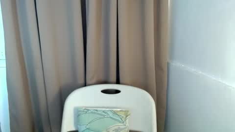 Snapshot of ce_lien chatting on December 15, 1:37 pm Celine online show from December 15, 1:37 pm