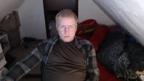 Snapshot of cebas chatting on March 10, 8:04 am cebas online show from March 10, 8:04 am