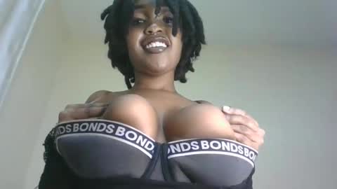 Snapshot of cece_spike chatting on February 7, 2:37 am Cece spike online show from February 7, 2:37 am