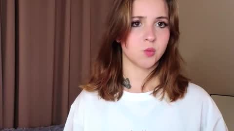 Lina  online show from February 22, 7:01 pm