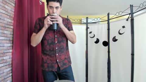 Snapshot of cedric_moon chatting on January 18, 8:19 pm Cedric Moon online show from January 18, 8:19 pm