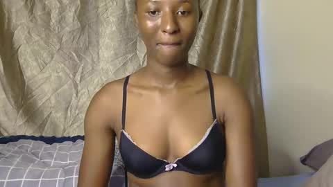 cee_queen online show from May 21, 2:46 pm