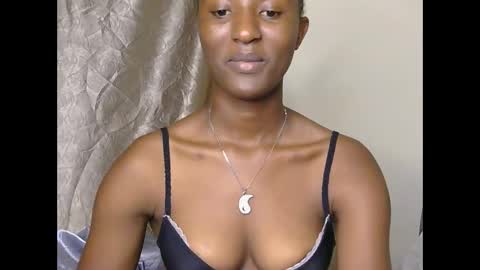 Snapshot of cee_queen chatting on May 31, 6:09 pm cee_queen online show from May 31, 6:09 pm