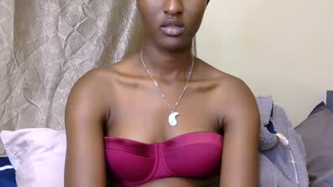 Snapshot of cee_queen chatting on June 3, 3:09 am cee_queen online show from June 3, 3:09 am
