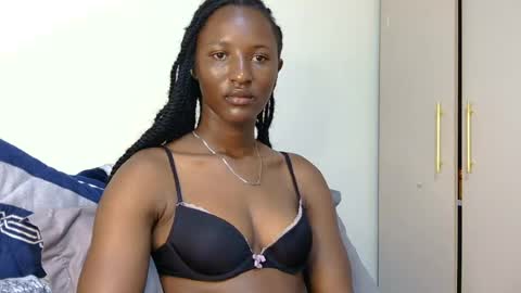 Snapshot of cee_queen chatting on July 14, 7:35 am cee_queen online show from July 14, 7:35 am
