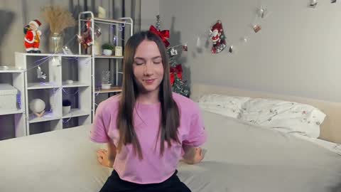 Josie Manesi online show from January 9, 7:08 pm