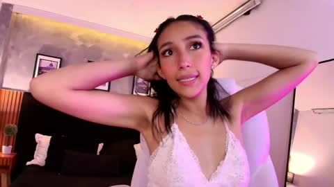 Snapshot of celeste_bm_ chatting on May 5, 7:33 pm Celeste online show from May 5, 7:33 pm