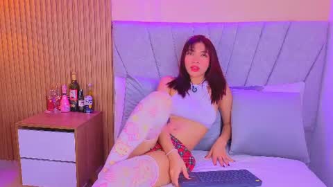 Snapshot of celeste_collinss_ chatting on June 12, 4:00 am celeste online show from June 12, 4:00 am
