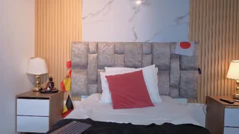 Snapshot of celeste_collinss_ chatting on July 10, 8:33 pm celeste online show from July 10, 8:33 pm