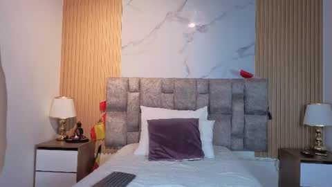 Snapshot of celeste_collinss_ chatting on July 11, 8:11 pm celeste online show from July 11, 8:11 pm