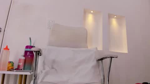 celeste_smmith_ online show from November 14, 11:09 am