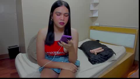 Snapshot of celestinaxisabella chatting on February 25, 3:05 am celestinaxisabella online show from February 25, 3:05 am