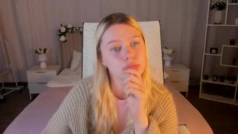your cute kitty online show from May 26, 6:37 pm