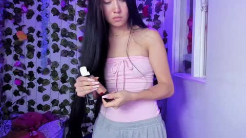 Snapshot of celestinepurple chatting on December 14, 10:50 pm Celestineeeeee online show from December 14, 10:50 pm