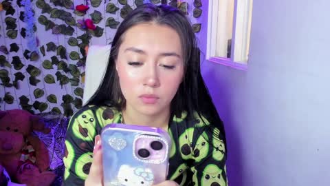 Snapshot of celestinepurple chatting on December 24, 4:19 pm Celestineeeeee online show from December 24, 4:19 pm