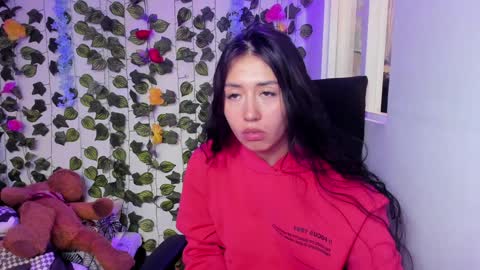 Snapshot of celestinepurple chatting on January 4, 10:13 pm Celestineeeeee online show from January 4, 10:13 pm