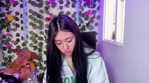 Snapshot of celestinepurple chatting on January 6, 5:16 pm Celestineeeeee online show from January 6, 5:16 pm