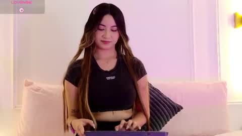 Snapshot of celestte_vanegas chatting on August 5, 5:38 pm celestte_vanegas online show from August 5, 5:38 pm