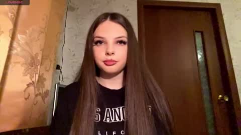 Mia online show from March 3, 5:41 pm