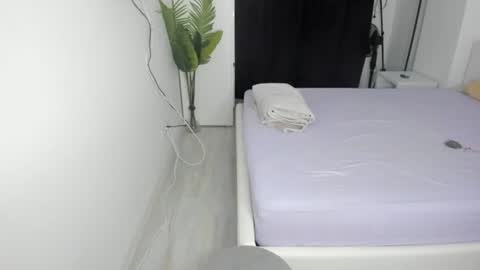 Snapshot of celine_roxelle chatting on July 18, 8:12 pm Celine Roxelle online show from July 18, 8:12 pm