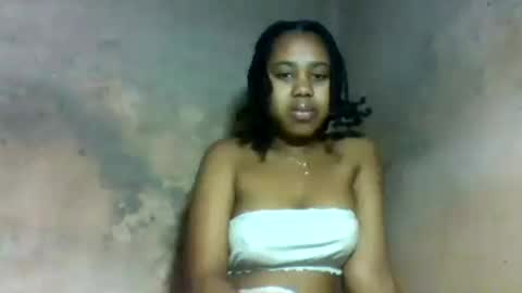 Snapshot of celna98 chatting on July 5, 7:04 am celna98 online show from July 5, 7:04 am