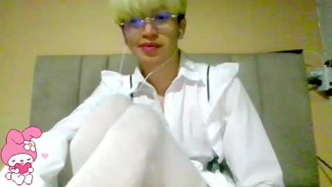 Snapshot of cerecitauwu chatting on October 4, 3:15 am Cherry online show from October 4, 3:15 am