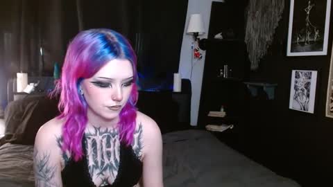 Averi online show from January 24, 12:52 am