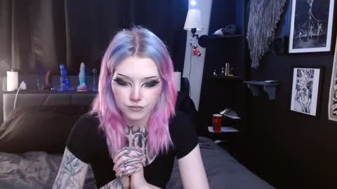 Averi online show from February 13, 12:46 am