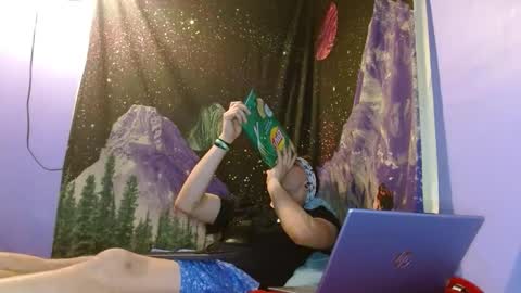 cguffey2284 online show from January 3, 5:28 am