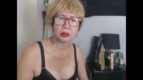 Snapshot of champaka123 chatting on January 27, 11:33 pm champaka online show from January 27, 11:33 pm