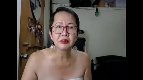 Snapshot of champaka123 chatting on September 27, 4:50 am champaka online show from September 27, 4:50 am