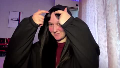 Emily online show from March 13, 1:18 pm