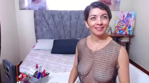Snapshot of chanel_joliee chatting on July 20, 1:24 pm chanel online show from July 20, 1:24 pm