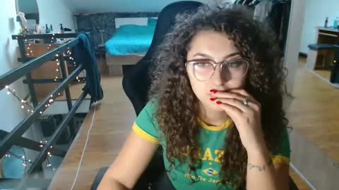 Stephanieblisss online show from January 19, 11:47 am